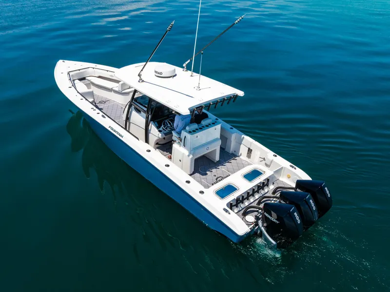 Slide: The Image of Fountain 38 Center Console 2020 - 9