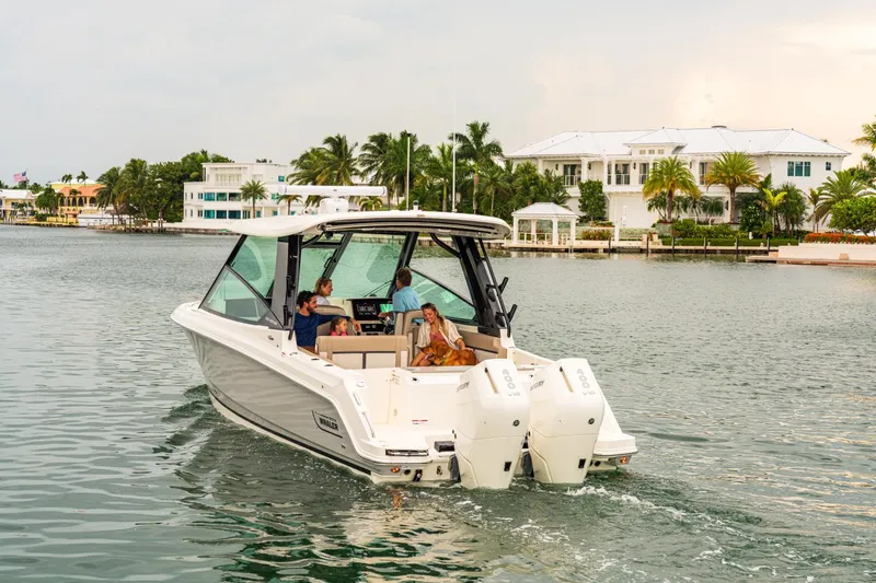 Slide: The Image of Boston Whaler 330 Vantage 2025 - 6