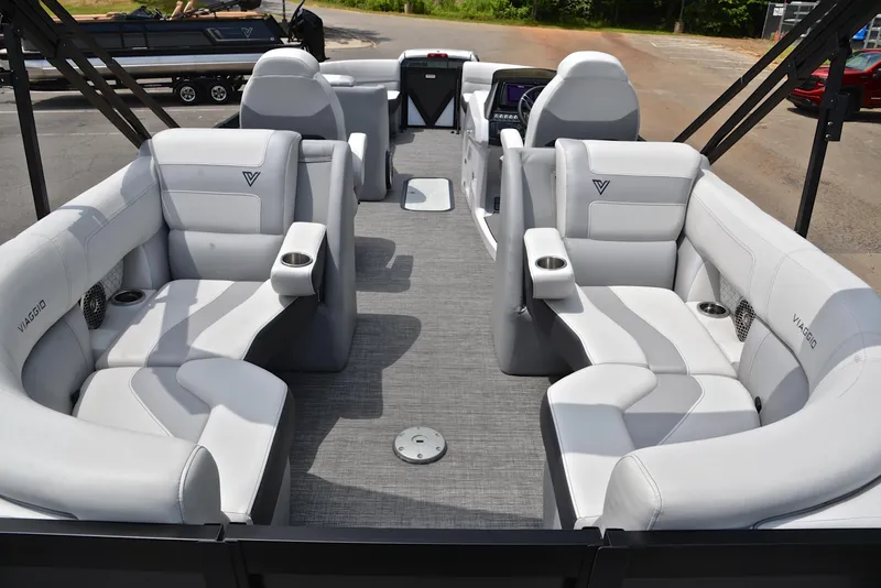Slide: The Image of 2023 Viaggio Diamante 26 U Platinum pontoon boat with luxurious seating. - 18