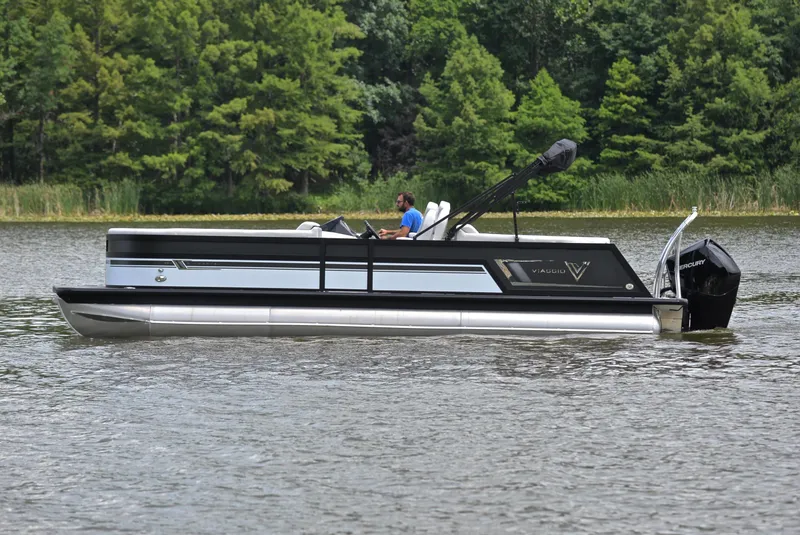 Slide: The Image of 2023 Viaggio Diamante 26 U Platinum pontoon boat on a lake. - 9
