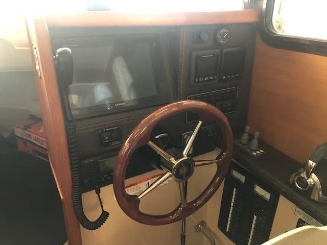 Slide: The Image of Helm Electronic Controls - 33