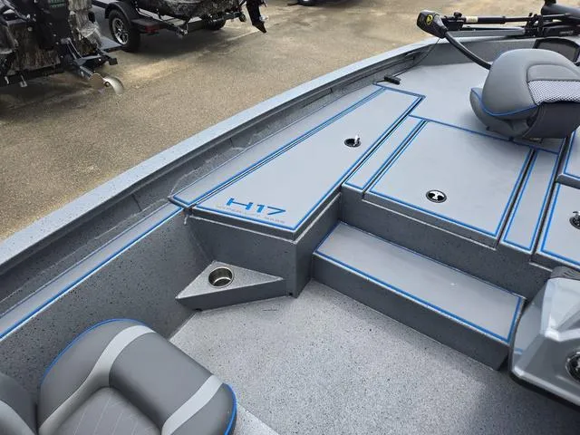 Slide: The Image of Xpress H17 2025 - 16