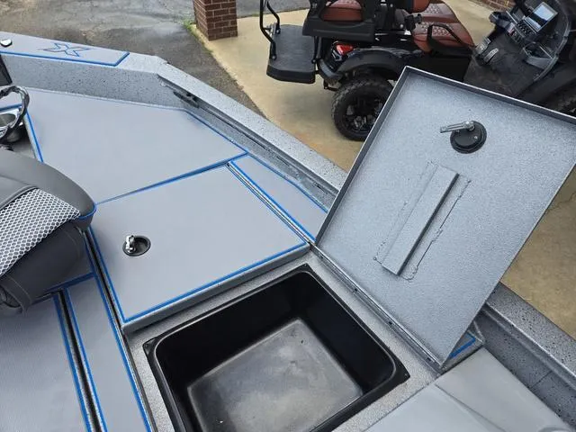 Slide: The Image of Xpress H17 2025 - 18