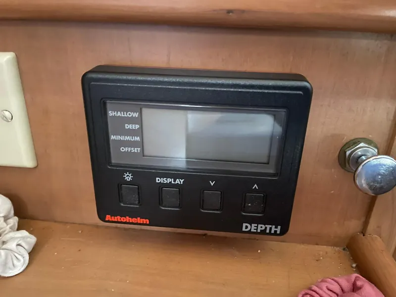 Slide: The Image of Depth display panel on 1994 Queenship Motor Yacht dashboard. - 9
