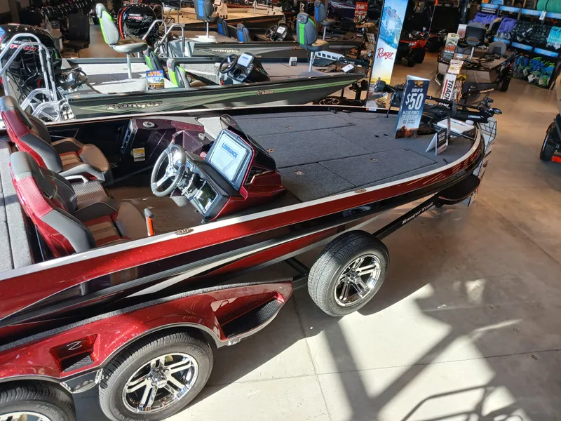 Slide: The Image of 2024 Ranger Z521R Ranger Cup Equipped boat on display in showroom. - 11