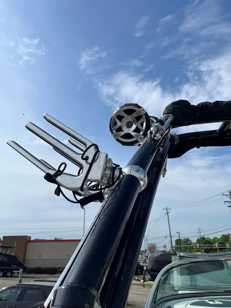 Slide: The Image of Close-up of 2019 Crownline 265 SS SURF boat tower and wakeboard rack. - 12