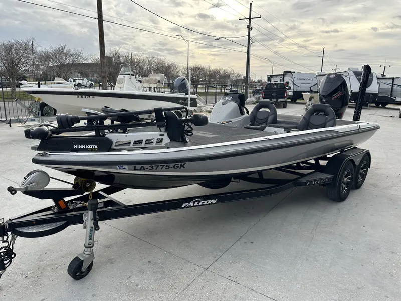 Slide: The Image of Falcon F195 2020 - 10