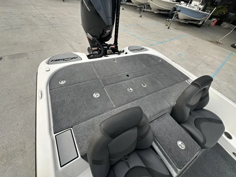 Slide: The Image of Falcon F195 2020 - 11