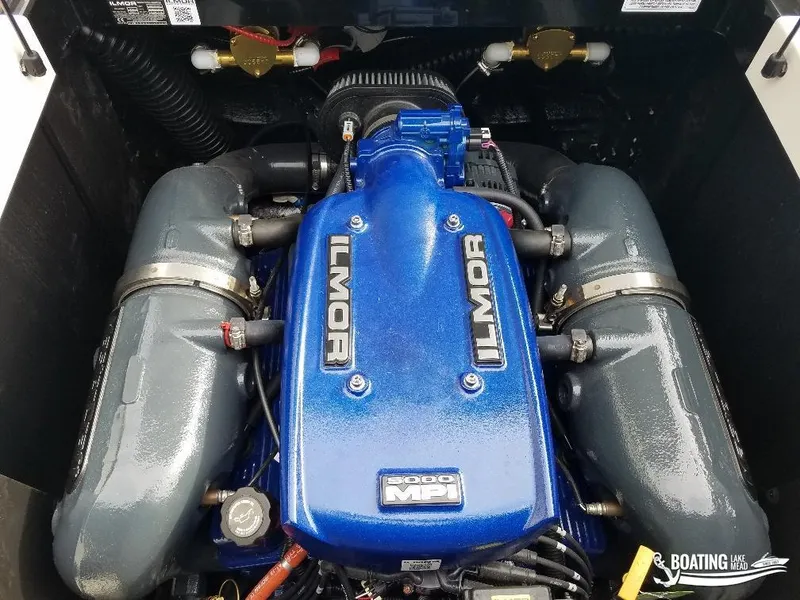 Slide: The Image of 2018 MasterCraft XT 22 boat engine, Ilmor 5000 MPI, close-up view. - 11