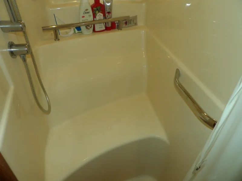 Slide: The Image of Sea Ray 390 Sundancer 2005 - 52