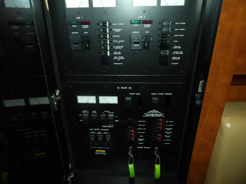 Slide: The Image of Sea Ray 390 Sundancer 2005 - 58