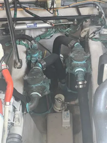 Slide: The Image of Sea Ray 390 Sundancer 2005 - 71