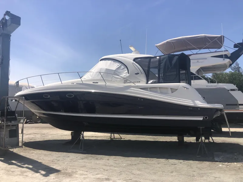 Slide: The Image of Sea Ray 390 Sundancer 2005 - 77