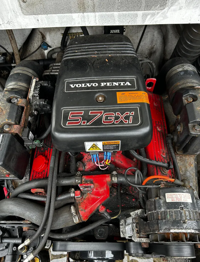 Slide: The Image of Volvo Penta 5.7GXi engine in a 2001 Cobalt 226 boat. - 21