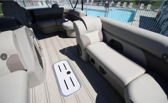 Slide: The Image of Premier 230 Sunsation Angler 2pt 2024 - 17