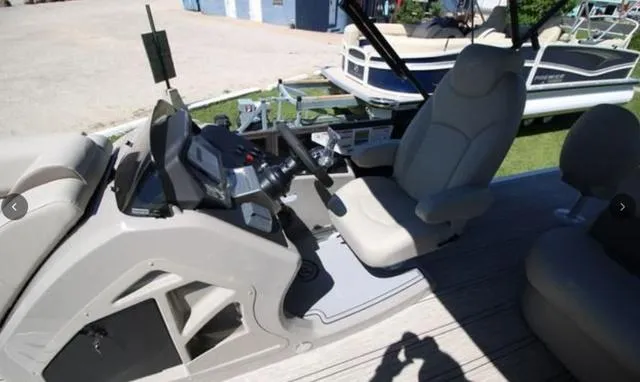 Slide: The Image of Premier 230 Sunsation Angler 2pt 2024 - 18