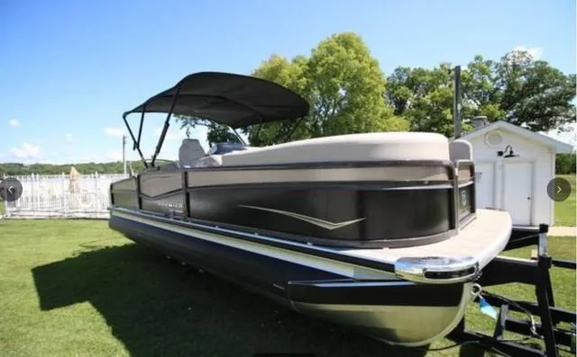 Slide: The Image of Premier 230 Sunsation Angler 2pt 2024 - 4