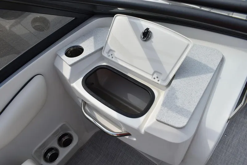 Slide: The Image of Stingray 201 DC 2024 - 50