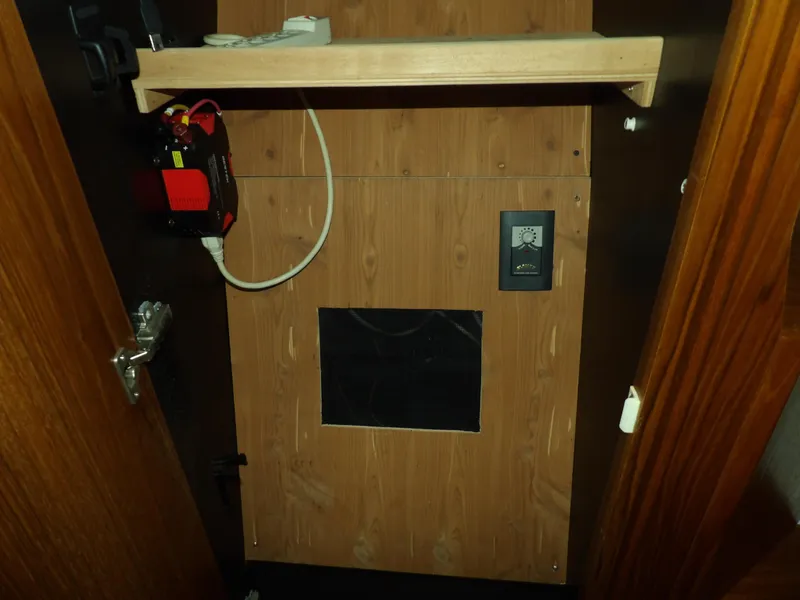 Slide: The Image of Tiara 3100 Coronet 2012 - 50