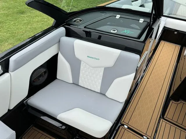 Slide: The Image of MasterCraft XT24 2024 - 11