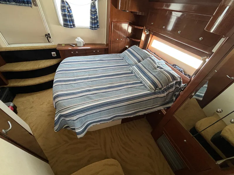 Slide: The Image of Master Stateroom Queen Island Berth - 32