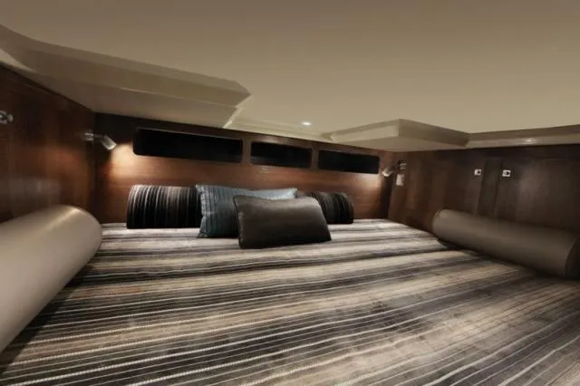 Slide: The Image of Mid Cabin - 34