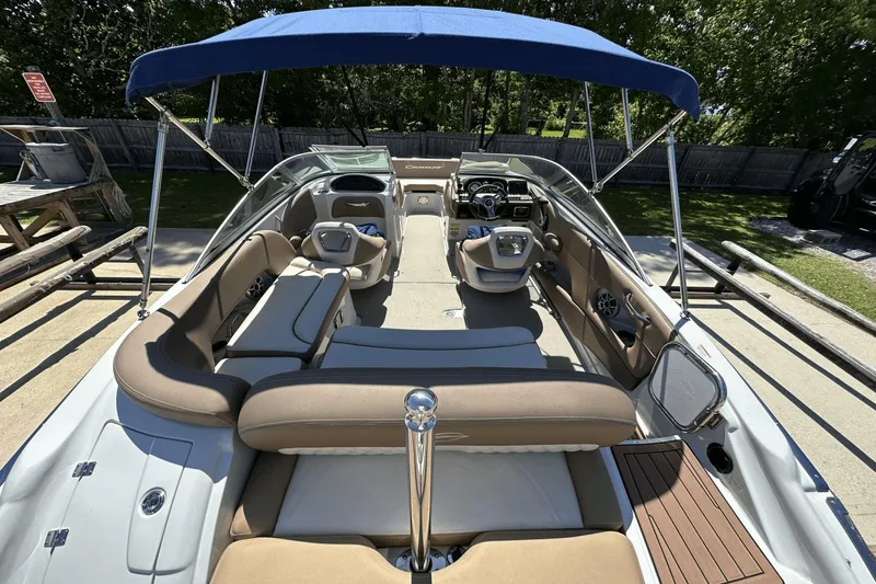 Slide: The Image of Crownline Boats E1 XS 2017 - 12