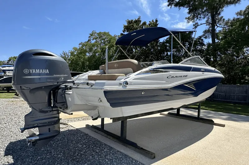 Slide: The Image of Crownline Boats E1 XS 2017 - 4