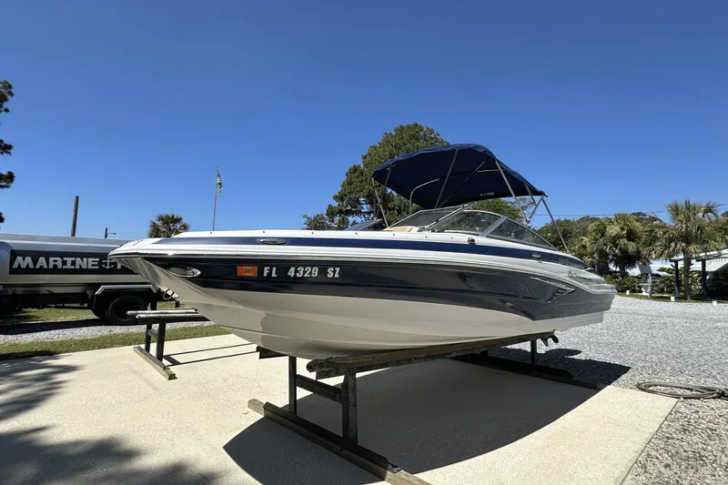 Slide: The Image of Crownline Boats E1 XS 2017 - 5