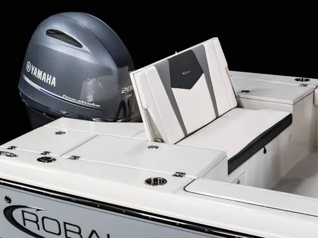 Slide: The Image of 2024 Robalo 226 Cayman boat with Yamaha outboard motor. - 34
