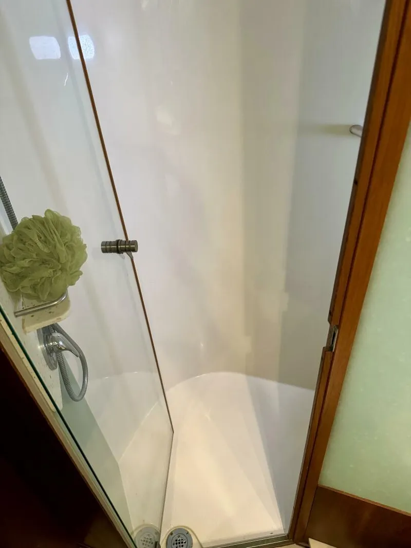 Slide: The Image of Shower area in 2006 Tiara Yachts 4300 Sovran Express Cruiser. - 26