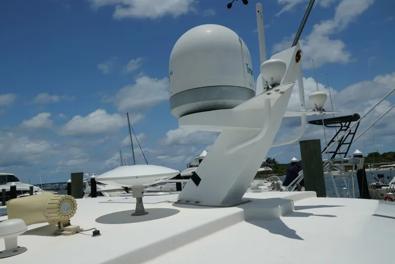 Slide: The Image of 2006 Tiara Yachts 4300 Sovran Express Cruiser radar and satellite equipment. - 34