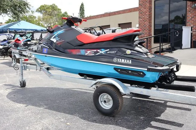 Slide: The Image of Yamaha EX SPORT-BLACK/CYAN 2024 - 4