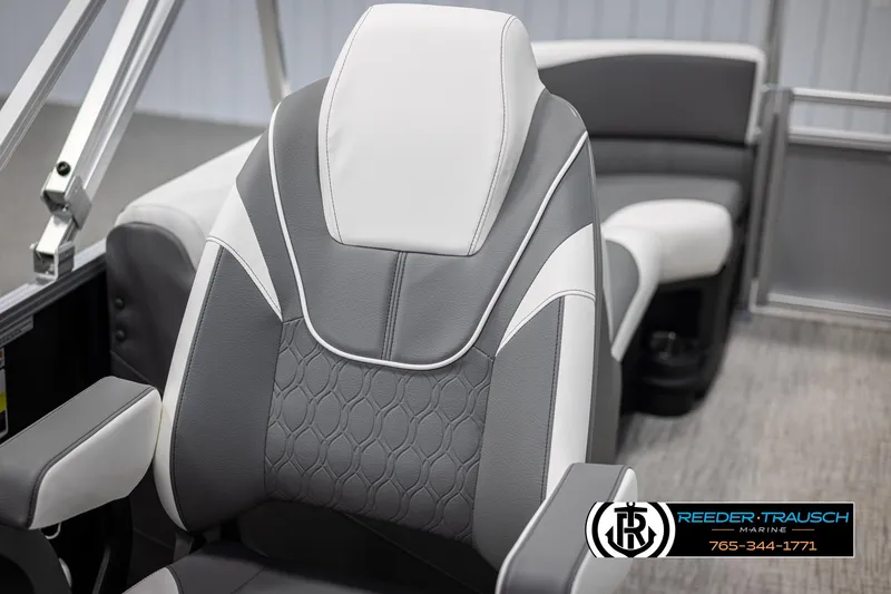 Slide: The Image of 2024 Avalon LSZ QL boat seat with gray and white upholstery. - 31