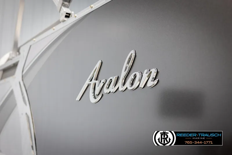 Slide: The Image of 2024 Avalon LSZ QL boat logo with Reeder-Trausch Marine branding. - 38