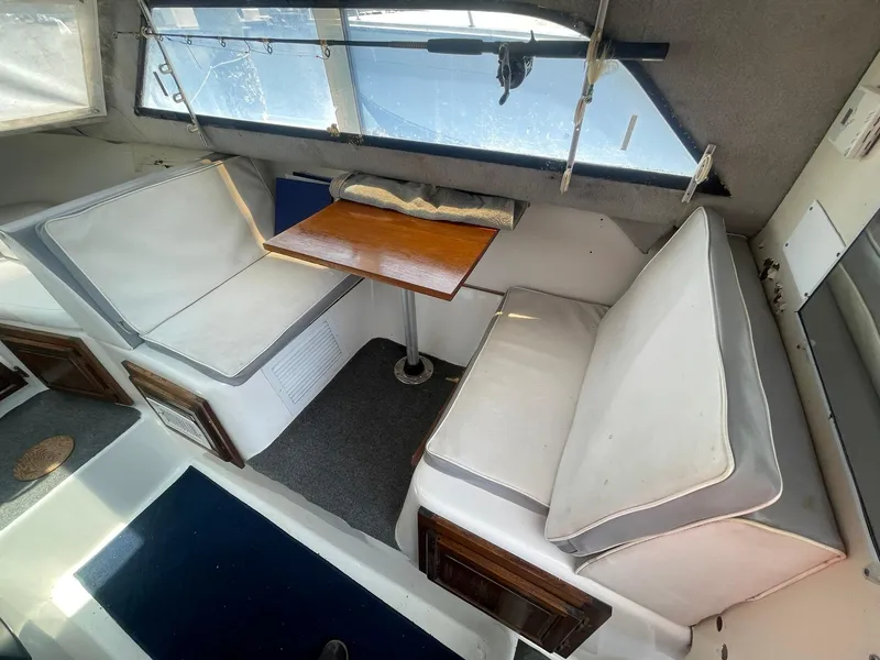 Slide: The Image of DINETTE W/CENTRAL AC/HEAT BENEATH  - 18