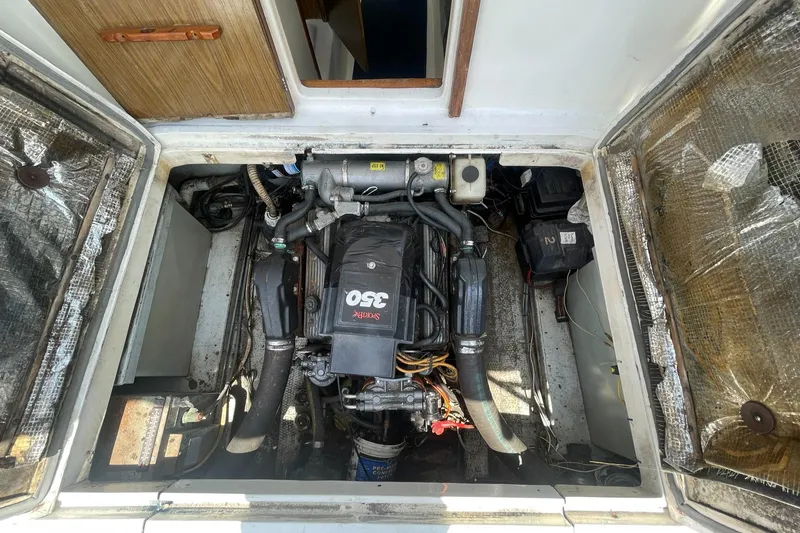 Slide: The Image of ENGINE ROOM W/UPGRADED FRESH WATER COOLED 350 V8!! - 28