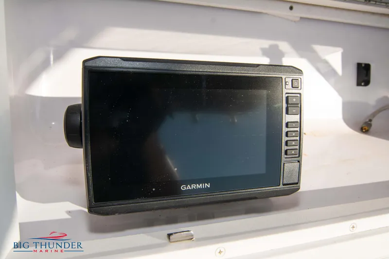 Slide: The Image of Garmin navigation system on a 2005 Donzi 32 ZF boat. - 33