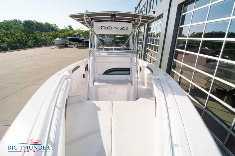 Slide: The Image of Donzi 32 ZF 2005 - 50