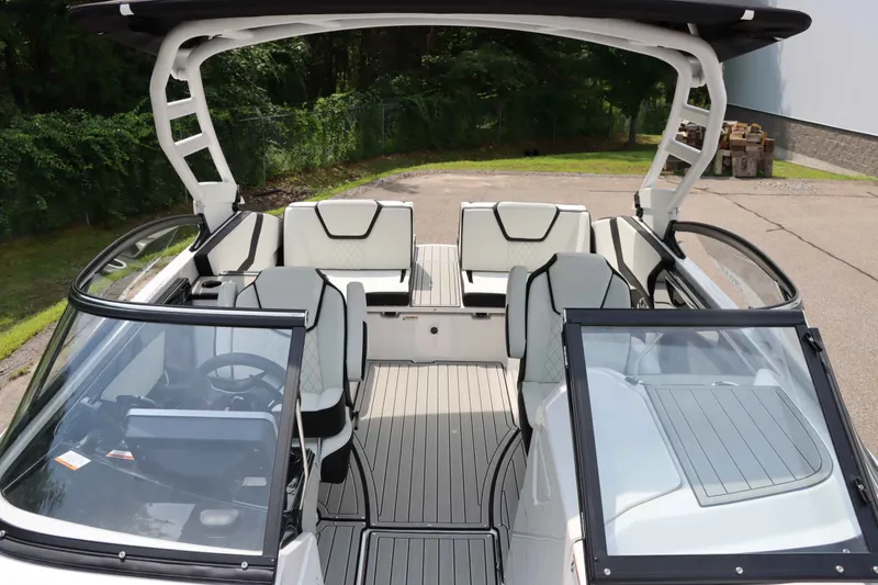 Slide: The Image of Yamaha 252SD 2024 - 33