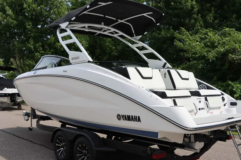 Slide: The Image of Yamaha 252SD 2024 - 7