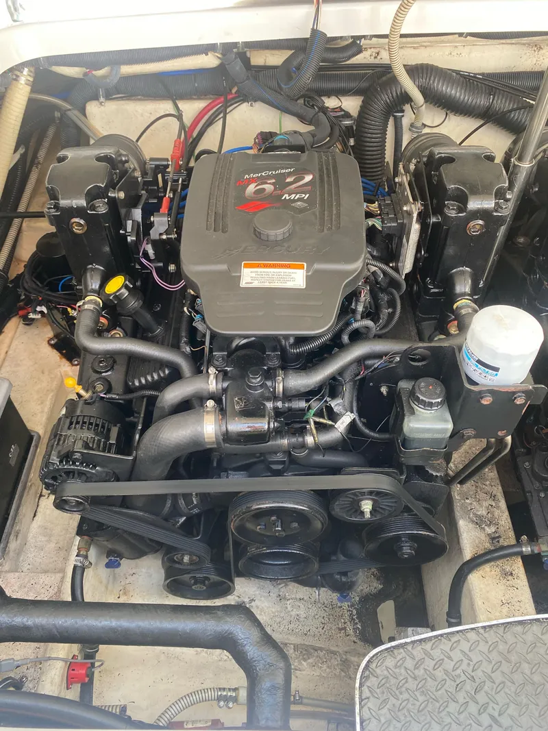 Slide: The Image of 2008 Formula 310 Sun Sport engine compartment with MerCruiser 6.2 MPI engine. - 21