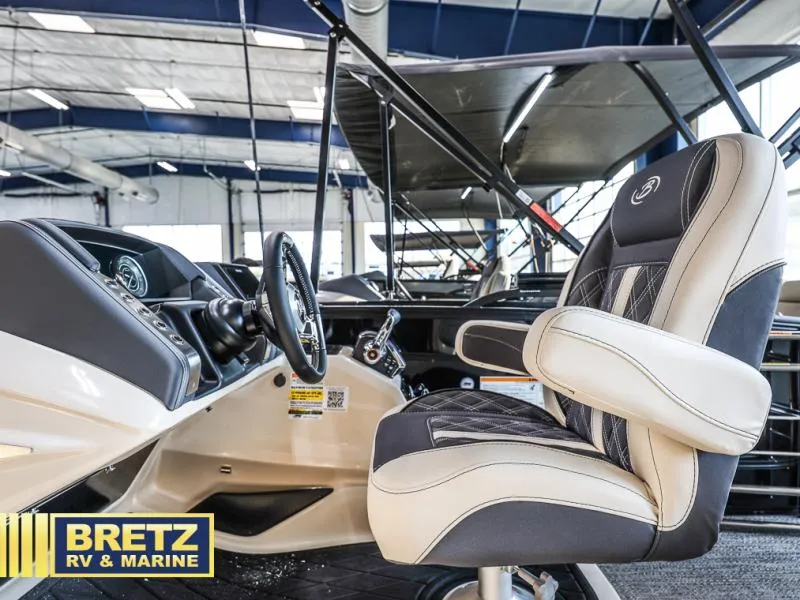 Slide: The Image of Lusso Ultra-Lounge L25UC 2025 - 12