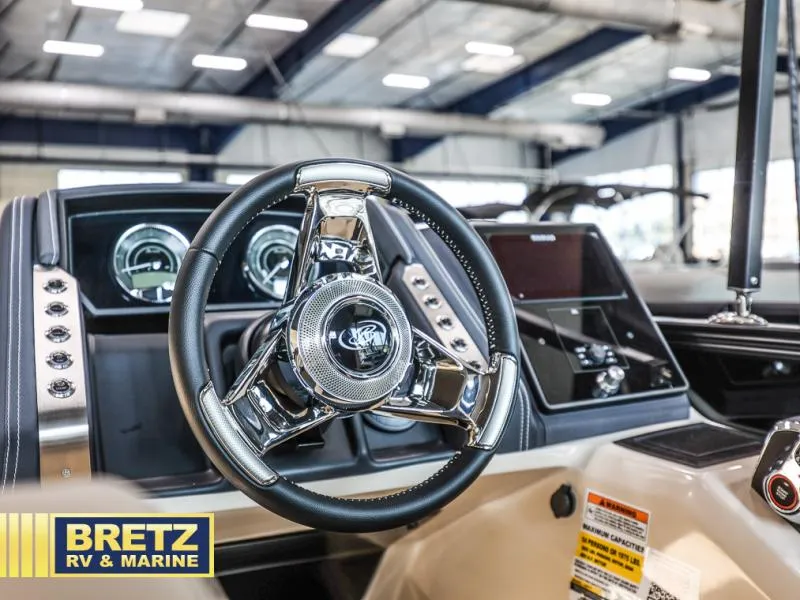 Slide: The Image of Lusso Ultra-Lounge L25UC 2025 - 14