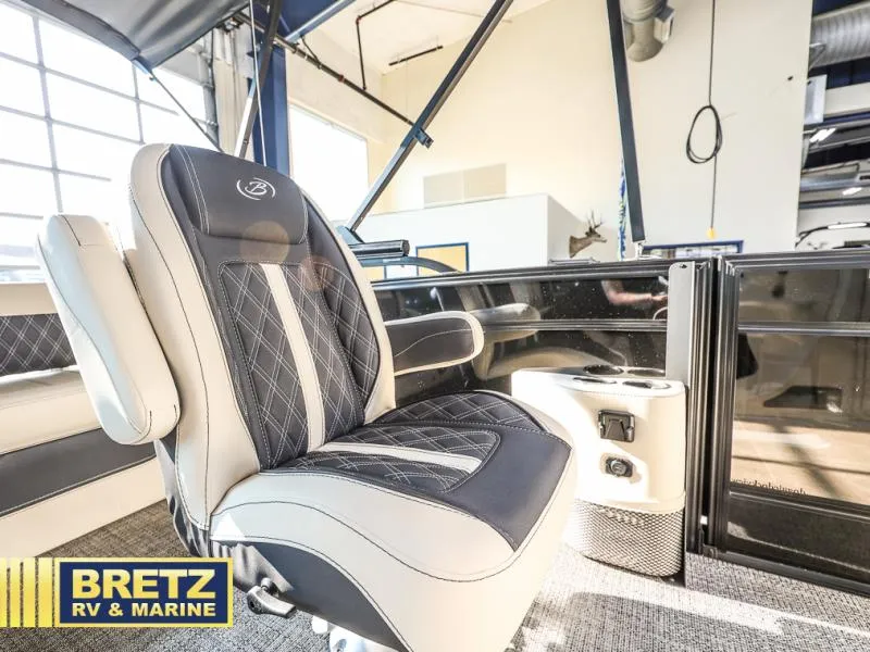 Slide: The Image of Lusso Ultra-Lounge L25UC 2025 - 16