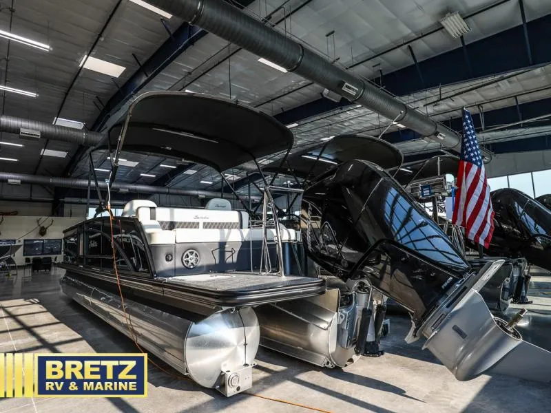 Slide: The Image of Lusso Ultra-Lounge L25UC 2025 - 6