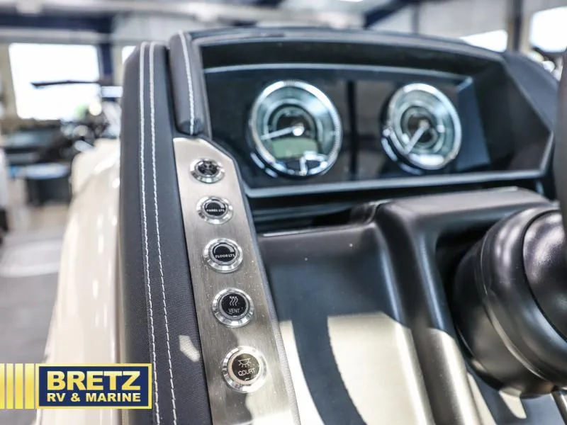 Slide: The Image of Lusso Meridian-Lounge L25M 2025 - 15