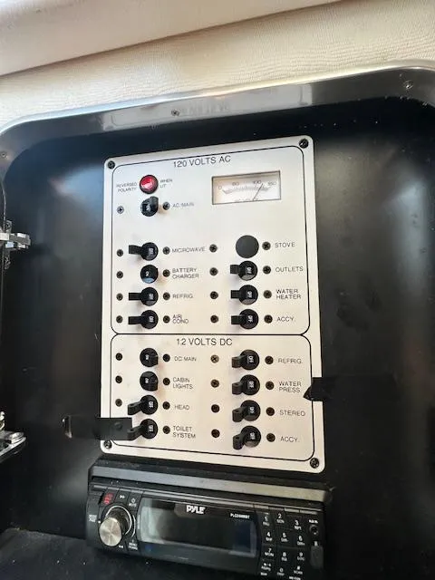 Slide: The Image of Wellcraft 2800 Martinique 1999 - 14