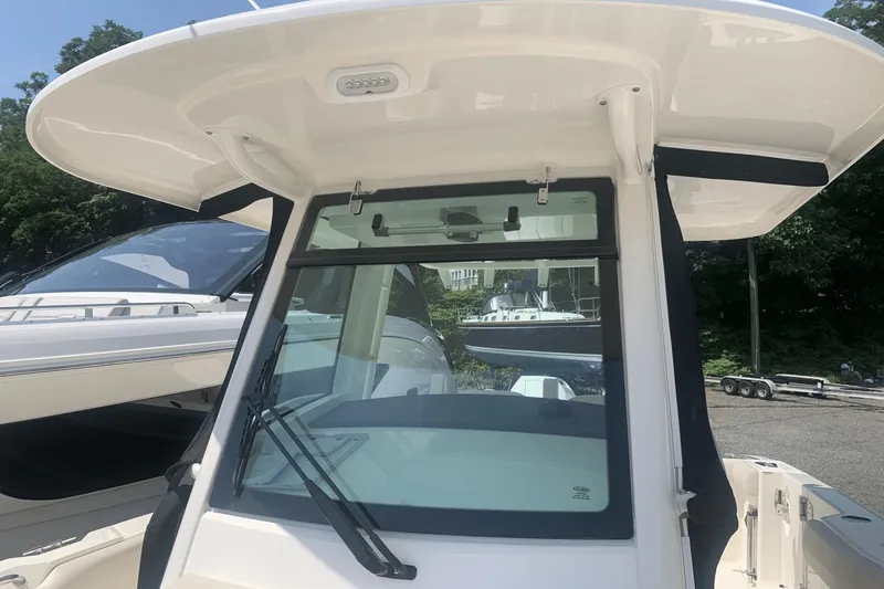 Slide: The Image of Boston Whaler 280 Outrage 2024 - 16