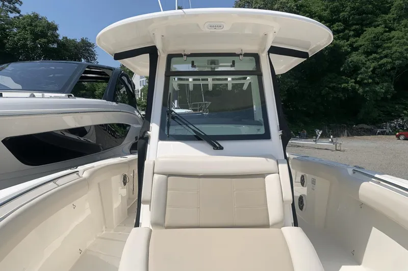 Slide: The Image of Boston Whaler 280 Outrage 2024 - 24